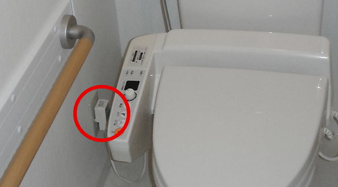 トイレの電源プラグ 