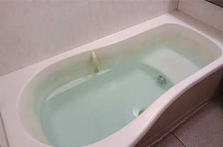 風呂で湯船の水位がなかなか上がらないのは何が原因？
